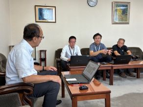 市長から質疑応答を受けている写真