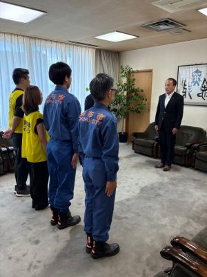 派遣職員出発式の写真