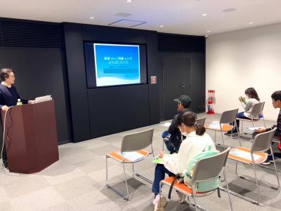 語り部講話を聴講する様子