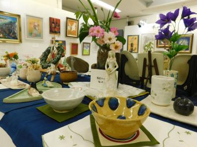 陶芸と絵画作品の写真