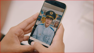 ドラマシーンを切り取った画像(ニセ警察からの電話)