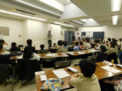 天文学と工作体験の会場の様子の写真