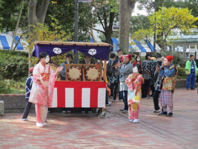 祭りばやしの様子