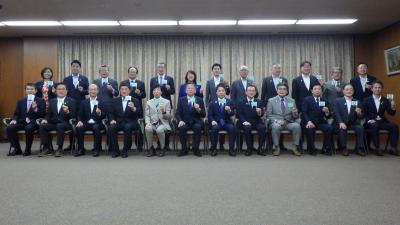 平和首長会議東京都多摩地域平和ネットワーク市長集合写真