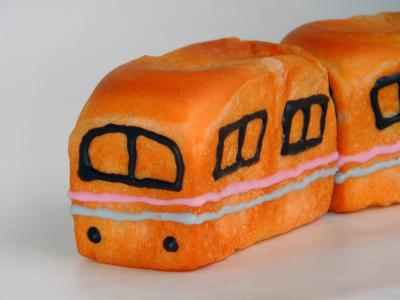 すまいるパンの電車パンの画像