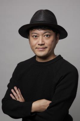 演劇教室の講師の顔写真