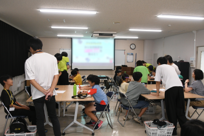 説明をしている様子