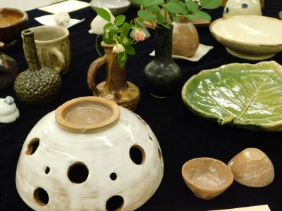 陶芸作品展示の写真