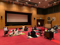 母と子の映画寺子屋上映会の写真