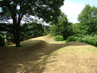 深大寺城跡の堀の写真