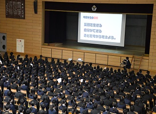東日本大震災の復興に尽力された方による講話の写真