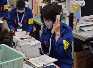 避難所運営本部訓練の様子の写真