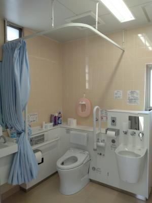 飛田給バリアフリートイレ開けた状態の画像